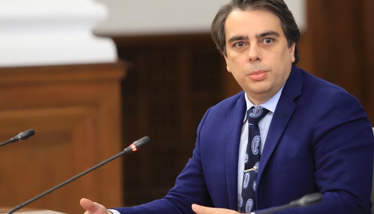 Подготвя се и голяма проверка на строителния сектор, където също се очаква да се изкарат повече приходи на светло, съобщи Асен Василев