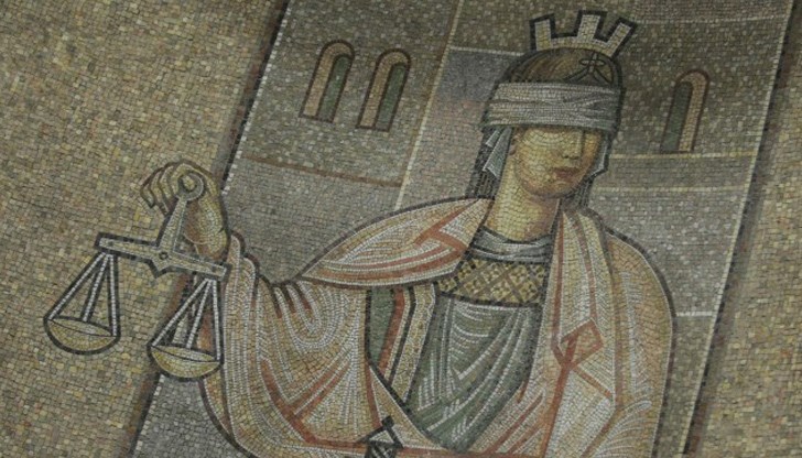 Присъдата е за присвояване на въпросната сума пари от касата на болницата Присъдата е за присвояване на въпросната сума пари от касата на болницата