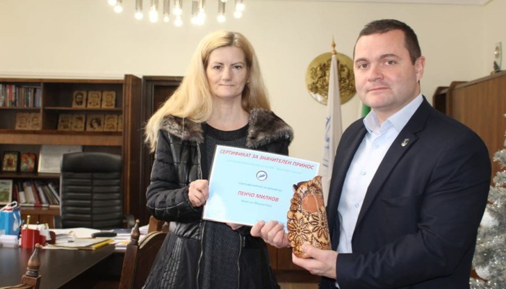 В навечерието на светлите Рождествени празници и по повод 5 години от активната дейност на СНЦ „Дунавско сияние“ – Русе са учредили три ежегодни награди за значителен принос в реализиране на доброволческите каузи на сдружението