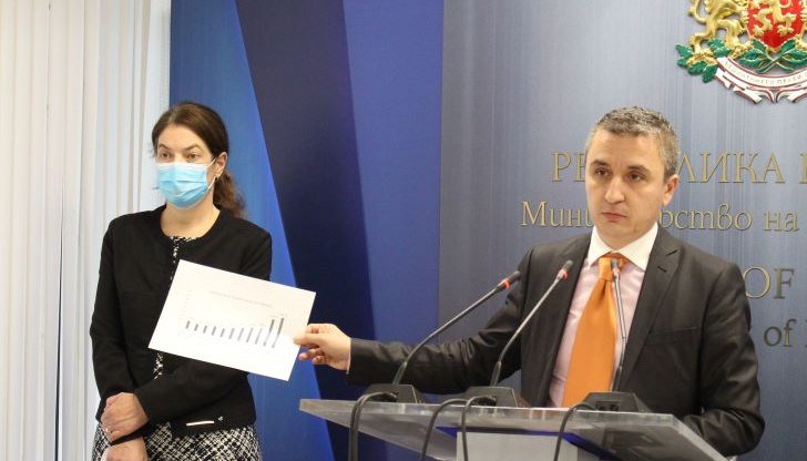 Предложението беше представено пред медиите от министъра на енергетиката Александър Николов Предложението беше представено пред медиите от министъра на енергетиката Александър Николов