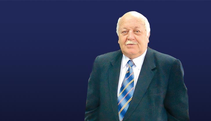 Той бе един от основателите на Съюза на демократичните сили, областен управител на голямата Русенска област в периода 1997 – 1999 година Той бе един от основателите на Съюза на демократичните сили, областен управител на голямата Русенска област в периода 1997 – 1999 година