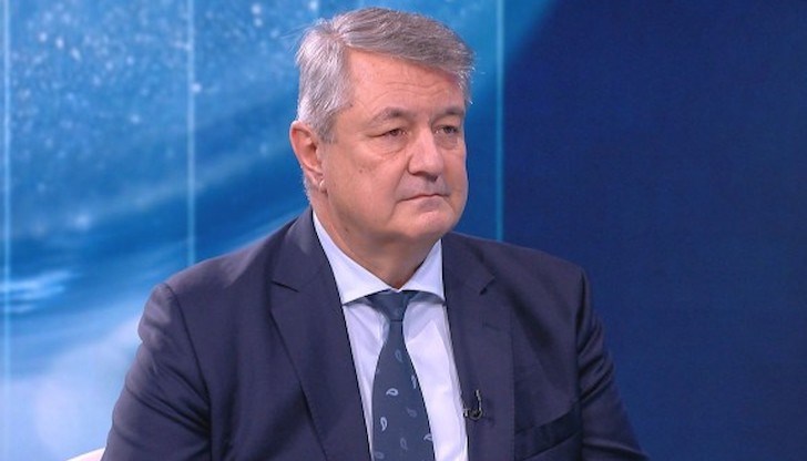 У нас има очаквано повишаване с около 30% за една година при дизела и бензина, добави той У нас има очаквано повишаване с около 30% за една година при дизела и бензина, добави той