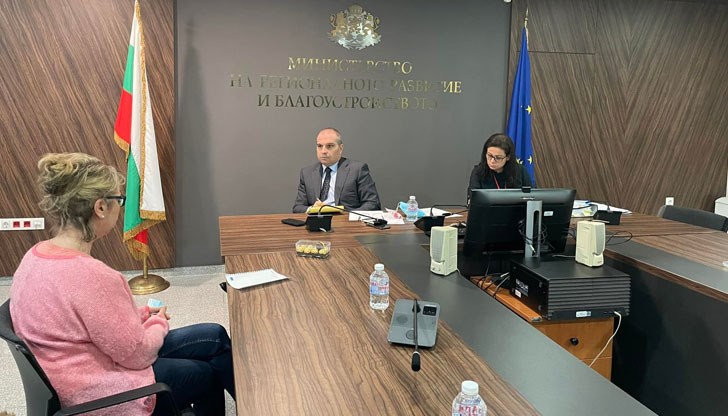 За съжаление, част от поставените частни казуси не са изцяло в правомощията ми, пише Гроздан Караджов За съжаление, част от поставените частни казуси не са изцяло в правомощията ми, пише Гроздан Караджов