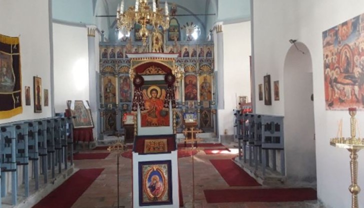 Манастирът „Свети Архангел Михаил“ край Дебелец все още се възстановява