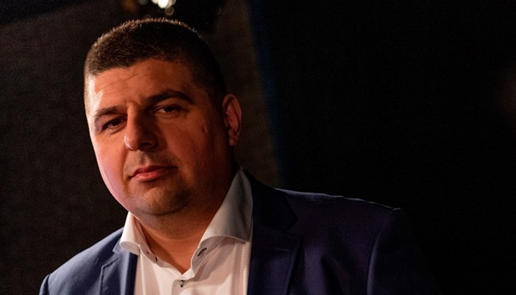 Време е и трябва да се намерят 160 депутати, които да се справят с този тумор