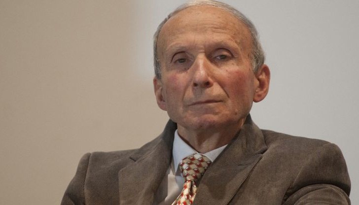 Иван Николов се счита за един от най-добрите познавачи на македонския въпрос Иван Николов се счита за един от най-добрите познавачи на македонския въпрос