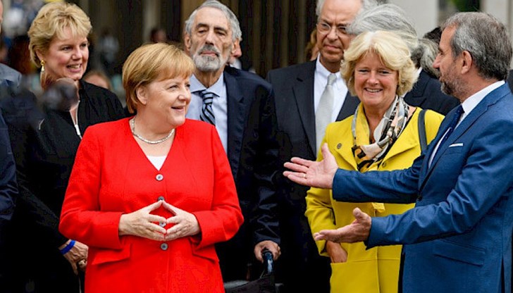Днес канцлерката Ангела Меркел ще бъде официално изпратена