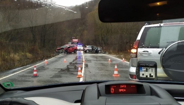 Движението се пренасочва