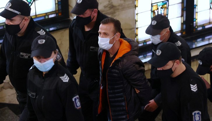 Беше повикан лекар, а заседанието бе прекъснато Беше повикан лекар, а заседанието бе прекъснато