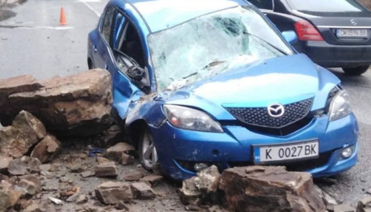 Колата е претърпяла сериозни материални щети