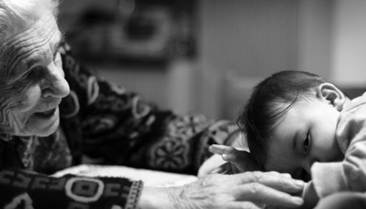 Застарелите екземпляри оставяме на милостта на съдбата, а за трагичните деца се грижим като събираме капачки или хвърляме левче за SMS между две честитки по Коледа Застарелите екземпляри оставяме на милостта на съдбата, а за трагичните деца се грижим като събираме капачки или хвърляме левче за SMS между две честитки по Коледа