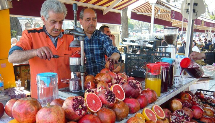 Всички хотелски стаи в Одрин са заети - все от българи, дошли да си починат и да напазаруват на изключително ниски цени Всички хотелски стаи в Одрин са заети - все от българи, дошли да си починат и да напазаруват на изключително ниски цени