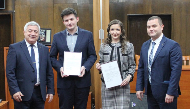 По повод студентския празник 8 декември кметът Пенчо Милков връчи ежегодната награда „Студент на годината“