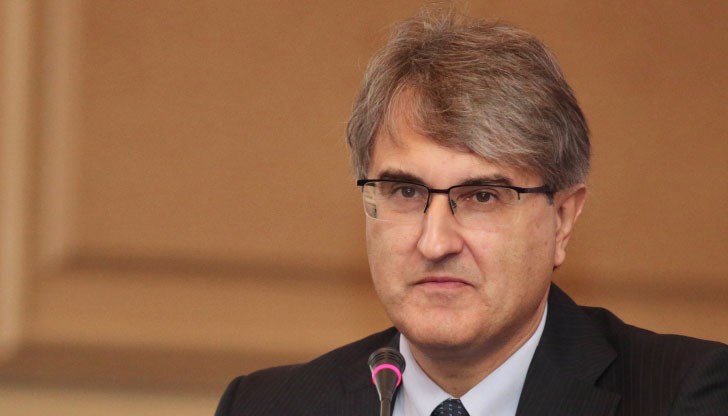 Основна фигура беше и вътрешният министър Рашков - който въпреки децибелите на герберисти и стари седесари - подгони протагонистите на модела ББ и самия ББ с неговия аватар ИГ Основна фигура беше и вътрешният министър Рашков - който въпреки децибелите на герберисти и стари седесари - подгони протагонистите на модела ББ и самия ББ с неговия аватар ИГ