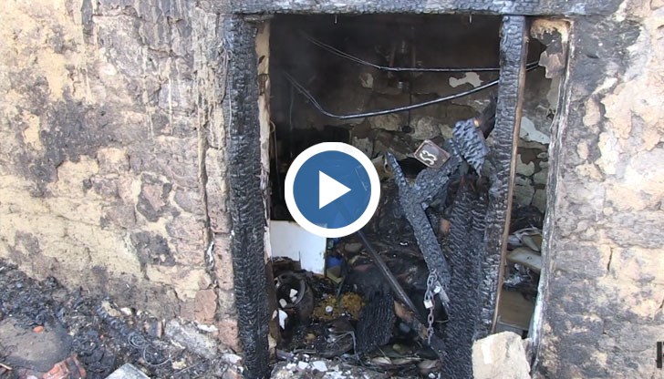 Тялото му е било намерено до входната врата на къщата