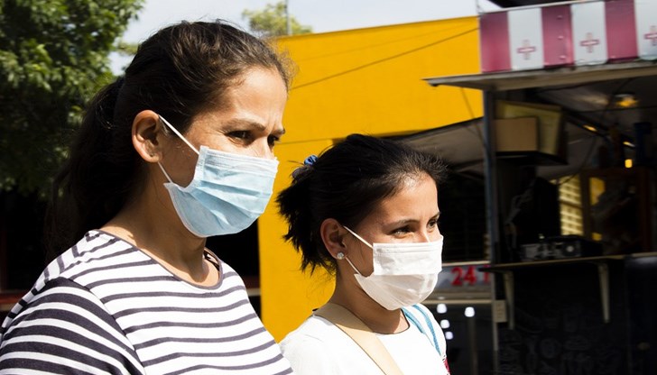 Магазините и ресторантите вече могат да работят до 22:00 часа, с час повече от досега Магазините и ресторантите вече могат да работят до 22:00 часа, с час повече от досега