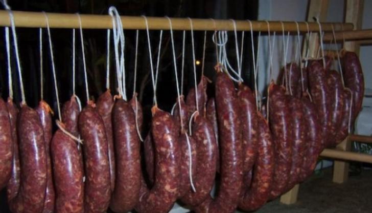 Не е препоръчително да се увива сушеният месен деликатес плътно в хартия, тъй като има вероятност той да се изсуши допълнително и да стане прекалено твърд Не е препоръчително да се увива сушеният месен деликатес плътно в хартия, тъй като има вероятност той да се изсуши допълнително и да стане прекалено твърд