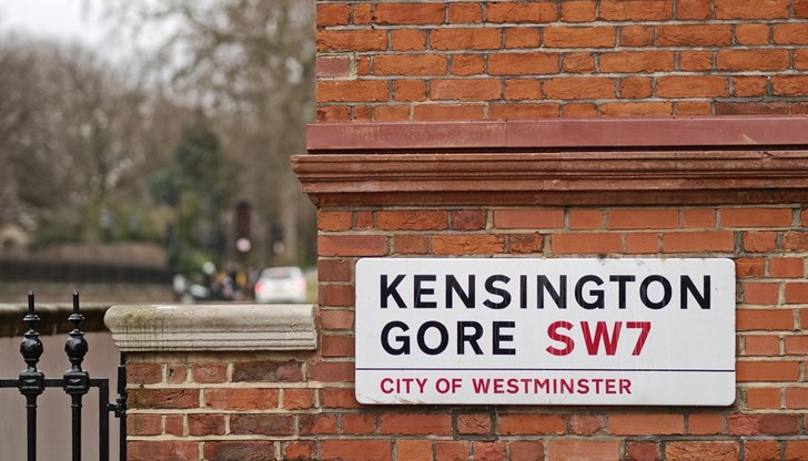 Въоръжен мъж бе прострелян от полицията и почина от раната си в Лондон