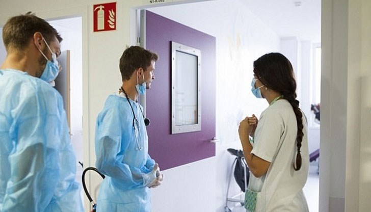 Грешката е разкрита при рутинна смяна на превръзката и на пациента е било казано, че трябва и другият му крак да бъде ампутиран