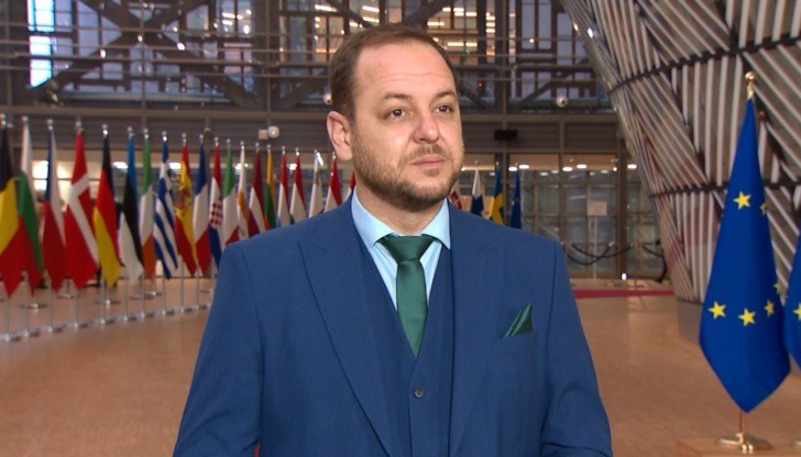 Финансирането е насочено към общините за прилагане на мерки за борба с мръсния въздух Финансирането е насочено към общините за прилагане на мерки за борба с мръсния въздух