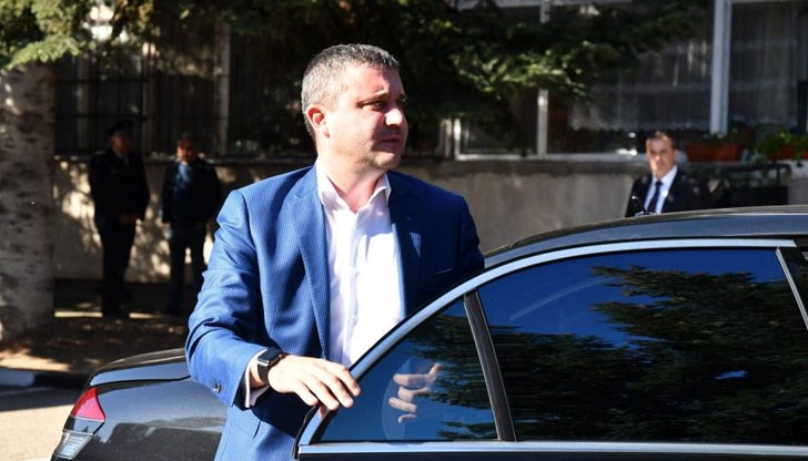 Ексминистърът е спрян за даване на сведения пред служители на граничния пункт "Калотина"