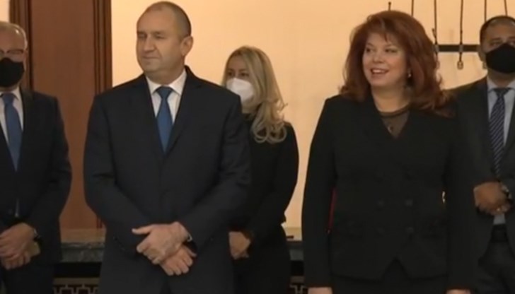 Румен Радев и Илияна Йотова приеха удостоверенията си за избора им за президент и вицепрезидент от Централната избирателна комисия