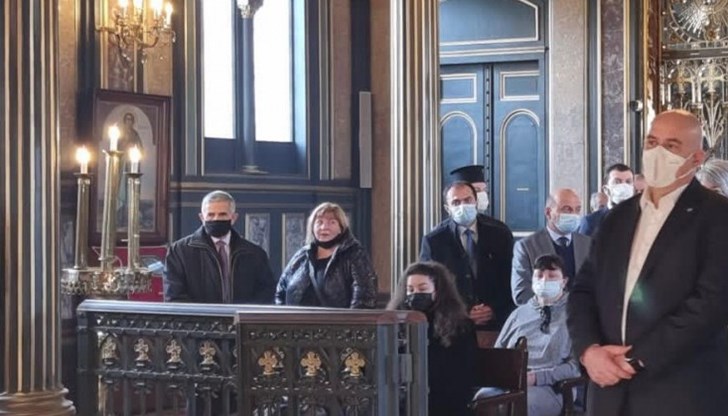 Главният прокурор присъства на празничната служба в Желязната църква в Истанбул