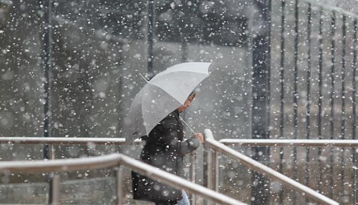 В четвъртък ще се задържи предимно облачно, на места в низините - и мъгливо В четвъртък ще се задържи предимно облачно, на места в низините - и мъгливо