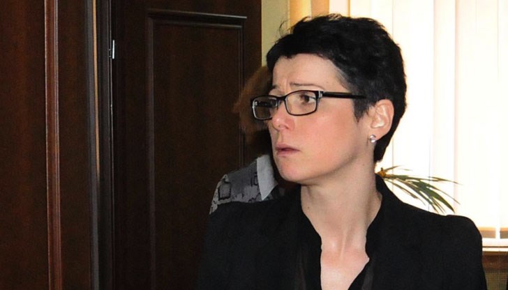 Според Съвета на директорите тя нанесла сериозни финансови щети на ДКК Според Съвета на директорите тя нанесла сериозни финансови щети на ДКК