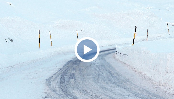Трафикът е интензивен, на места има частични задръствания