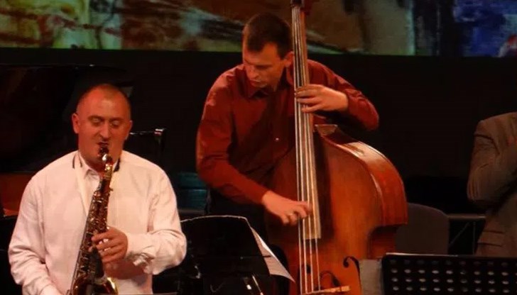 Програмата на традиционната за Русе Национална джаз среща включва тази вечер изпълнения на "Das Weltschmerz Duett" - с гост Борис Петров, и "Октет Пловдив"
