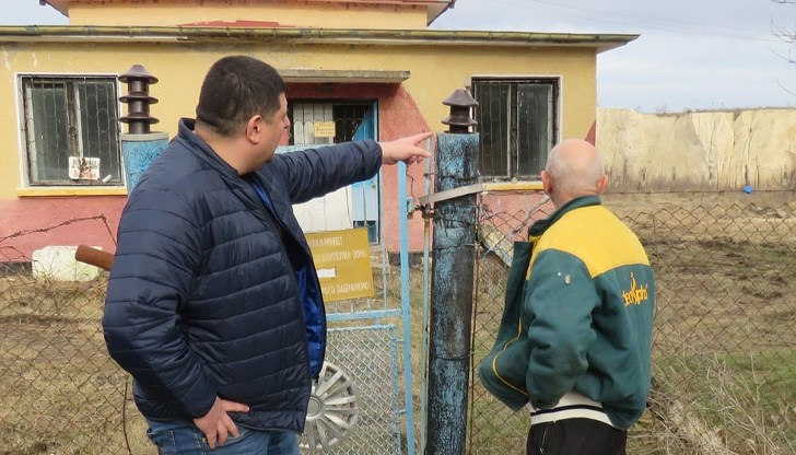 Твърденията на хората са, че целенасочено електрическите помпи се спират от местното ВиК Твърденията на хората са, че целенасочено електрическите помпи се спират от местното ВиК