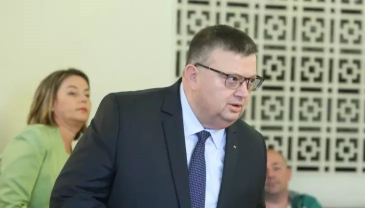 Оглавяваната от Сотир Цацаров антикорупционна комисия съобщи, че проверява данни за получени материални облаги от висши служители, за да определят конкретен изпълнител на обществени поръчки на “Тролейбусни и автобусни превози” ЕООД, гр. Стара Загора