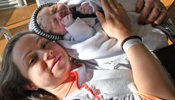 Малкото юначе е с тегло 3.250 кг и дължина 50 см. Малкото юначе е с тегло 3.250 кг и дължина 50 см.