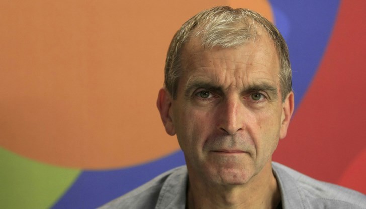 "Или трябва да се научим да живеем в система, в която коалициите са нормално и хубаво нещо, или да преминем към друга форма на управление", заяви културологът "Или трябва да се научим да живеем в система, в която коалициите са нормално и хубаво нещо, или да преминем към друга форма на управление", заяви културологът