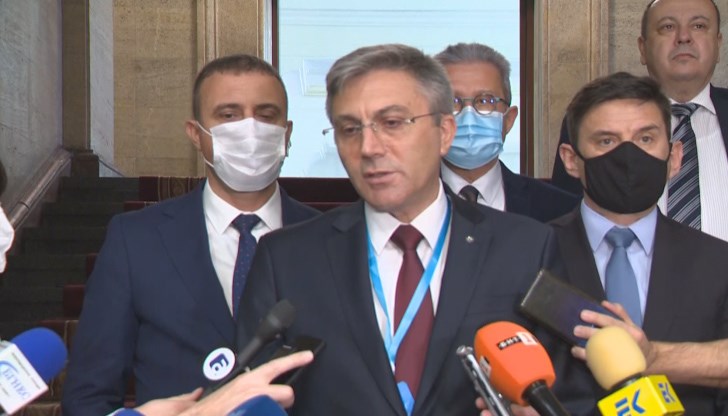 "Заявихме нашите приоритети, защото държавата се намира в множество кризи", каза лидерът на ДПС