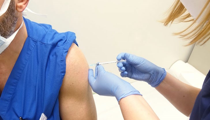 Тя е известна още като втори бустер - за хората на възраст над 60 години и на лекарите Тя е известна още като втори бустер - за хората на възраст над 60 години и на лекарите