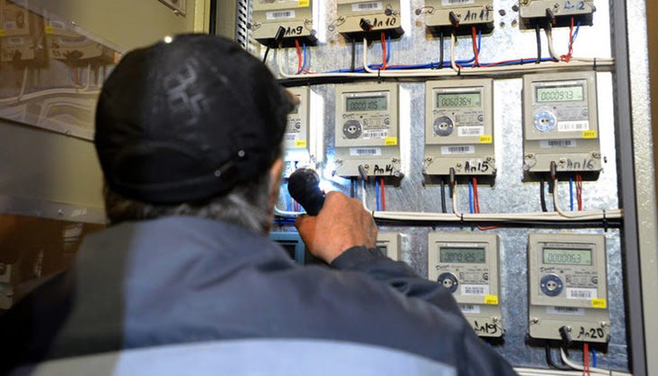 Според 54% от запитаните, мораториумът за цените на тока ще вдигне рязко цените след отмяната му Според 54% от запитаните, мораториумът за цените на тока ще вдигне рязко цените след отмяната му