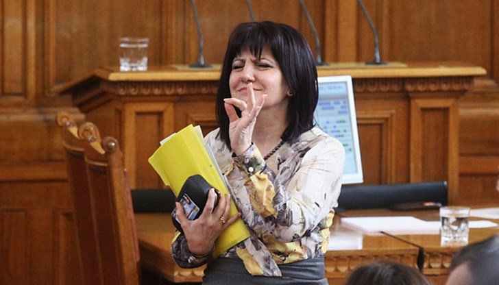 Караянчева получила покана от лидера на партията Бойко Борисов