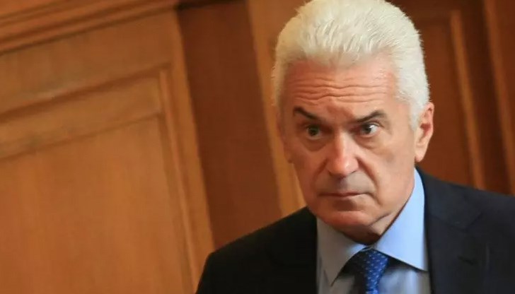 На последното заседание на Министерски съвет на 30 декември бе гласувано решение да се откъснат 860 млн. лв. за „енергийни помощи“