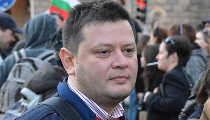 Това е българският журналист Николай Стайков от "Антикорупционен фонд"