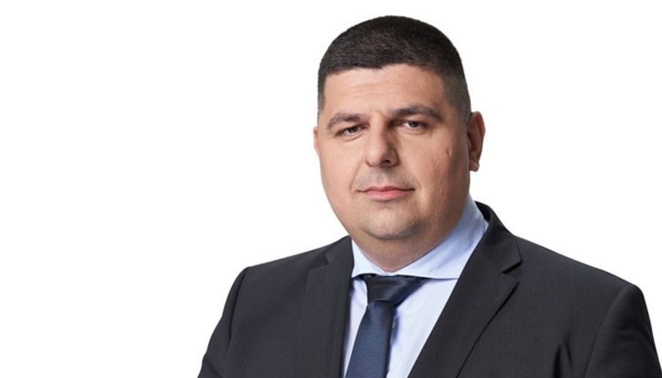 Уж беше само една, а се усеща като да са минали поне три