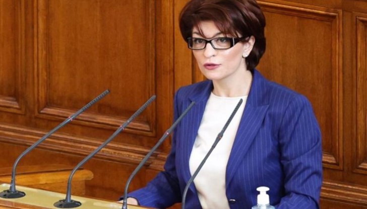Десислава Атанасова обвини новото мнозинство в парламента в двоен стандарт
