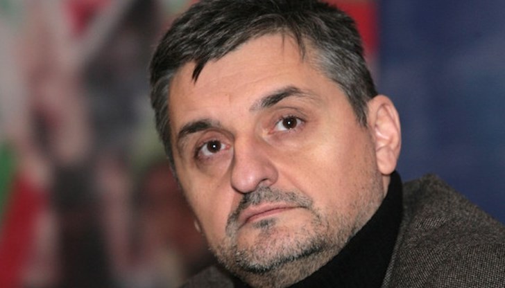 От партията официално не съобщиха мотиви за изключването От партията официално не съобщиха мотиви за изключването