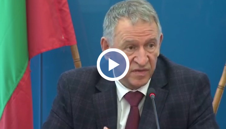 Пред МЗ стои още един въпрос - как да бъде ускорен строежът. Според най-оптимистичните варианти болницата трябва да бъде завършена най-малко след 5 години