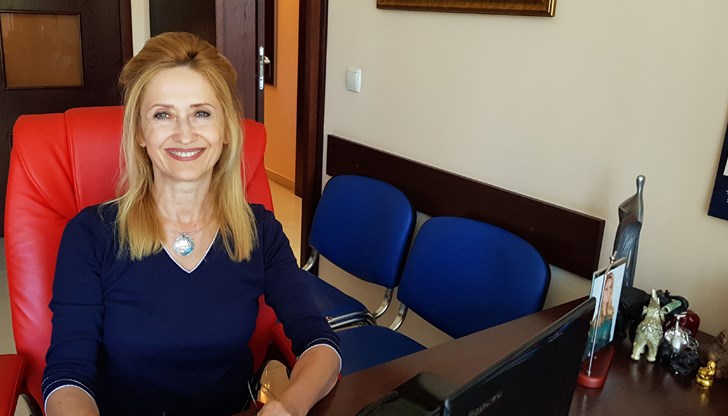 Д-р Албена Алкушева – Кочанова е в Комплексния онкологичен център в Русе от няколко години и бързо се доказа като незаменим специалист - хирург към Отделението по онкологична хирургия