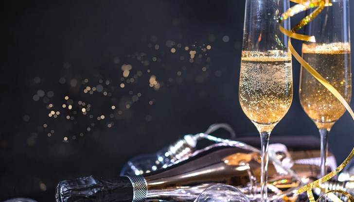 Не бива да пием шампанско с начервени устни