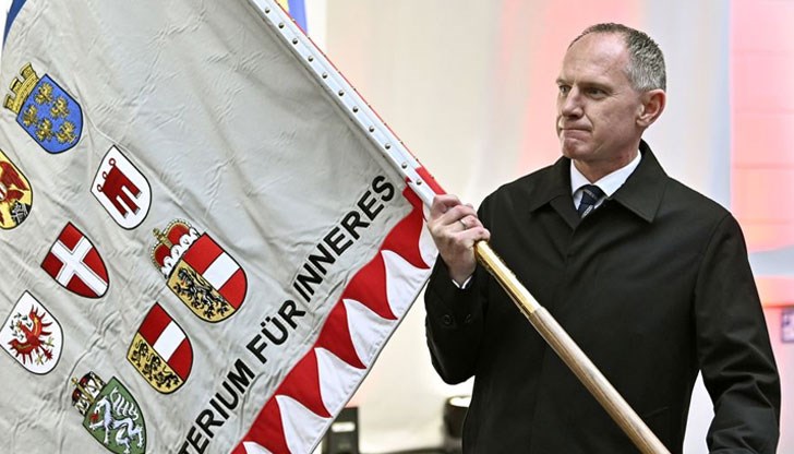 Герхард Карнер е в центъра на скандал, свързан с обвинения за направени антисемитски изявления Герхард Карнер е в центъра на скандал, свързан с обвинения за направени антисемитски изявления