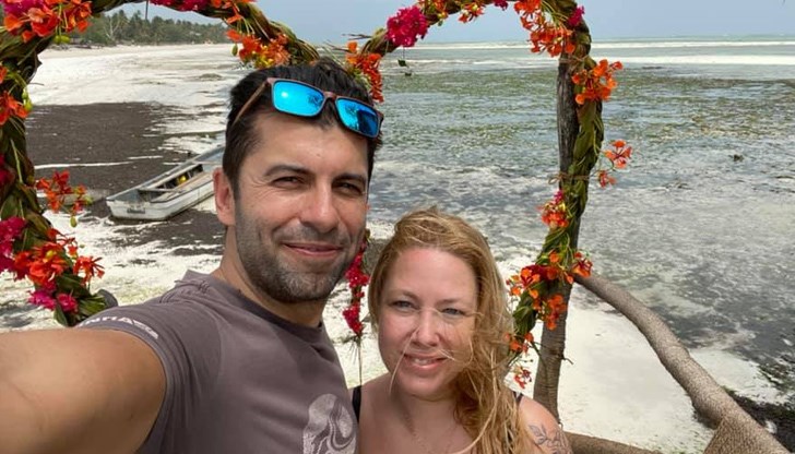 Със своята съпруга Линда са заедно от 21 години, а плод на любовта им са три прекрасни дъщери