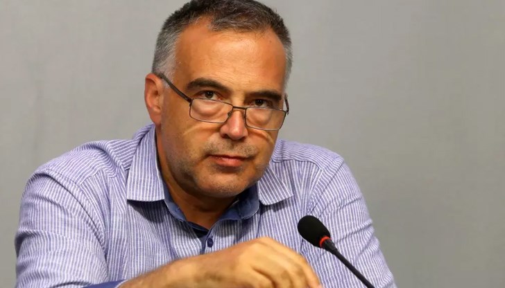 Това, което не направихме и аз очаквам сега да го направи новото правителство, е да доразровим оборите. Има поне още 5-6 места, на които трябва да се влезе бързо, за да стане ясно", заяви Кутев Това, което не направихме и аз очаквам сега да го направи новото правителство, е да доразровим оборите. Има поне още 5-6 места, на които трябва да се влезе бързо, за да стане ясно", заяви Кутев